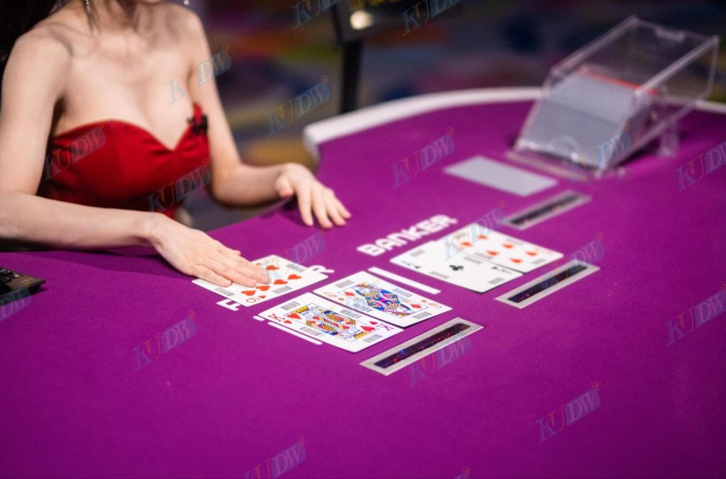 BACCARAT - HƯỚNG DẪN ĐẦY ĐỦ VỀ CÁCH ĐẾM BÀI 1, NGAY CẢ ĐỐI VỚI NGƯỜI MỚI- KUBET https://kubet6casino.com/wp-content/uploads/2023/02/logo-2.png- KUBET