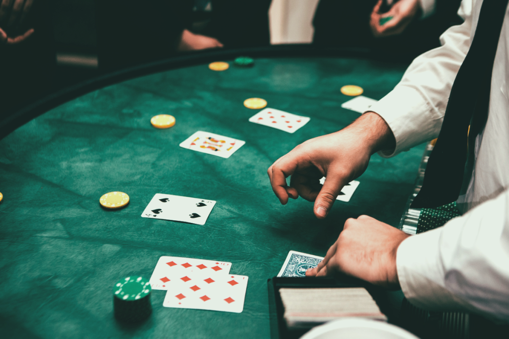 Phải học! Phân tích lợi thế nhà cái Blackjack KUBET: hiểu rõ hơn về lợi thế của sòng bạc và nắm vững bí quyết chiến thắng- KUBET https://kubet6casino.com/wp-content/uploads/2023/02/logo-2.png- KUBET